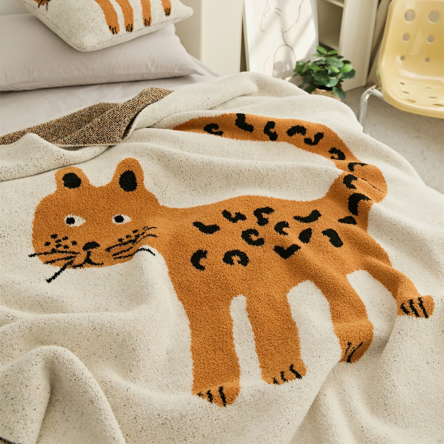 Cozy Cat Knit Blanket
